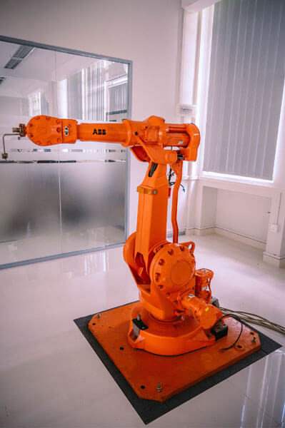 ABB IRB 2400 Robot