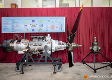 Sri Lanka Air Force hands over Antonov Aircraft Engine to Department of Mechanical Engineering